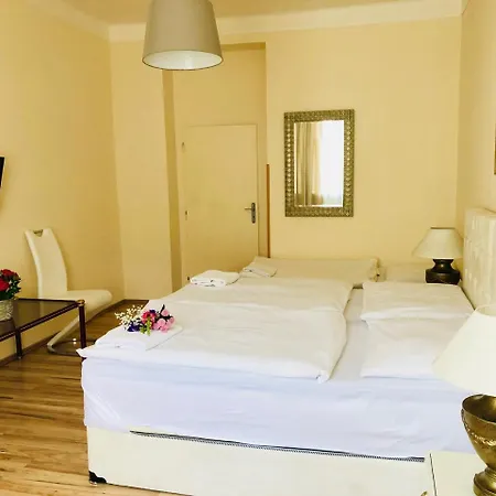 Mira Hotell 3*