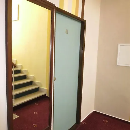 Mira Отель